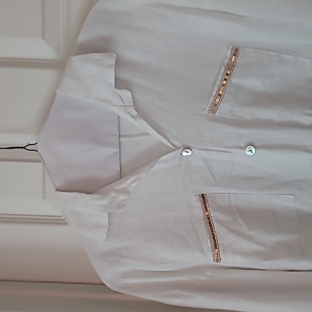 Blouse with gold trim long sleeve